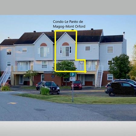 Le Pareo De Magog-Mont Orford Apartment Exterior photo